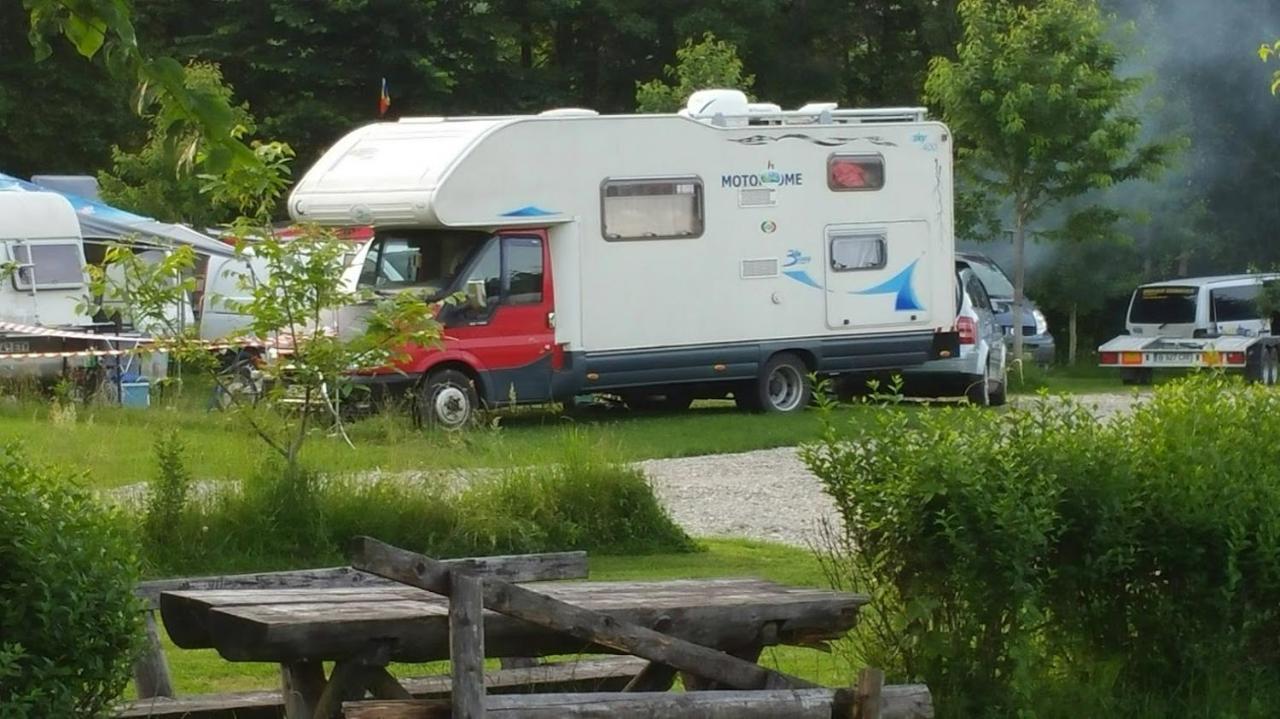 Camping Aviator, Numai Teren, Campare Pentru Rulote Autorulote Personale, Campingul Nu Are Rulote !!! Busteni Luaran gambar