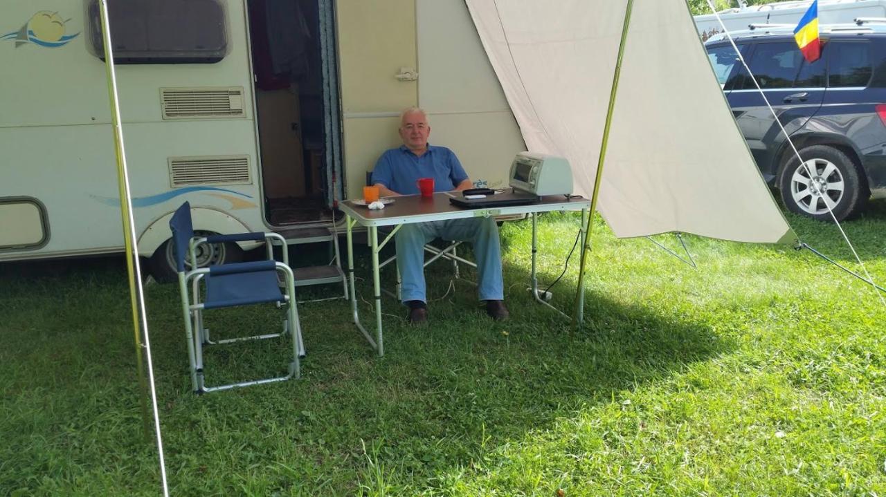 Camping Aviator, Numai Teren, Campare Pentru Rulote Autorulote Personale, Campingul Nu Are Rulote !!! Busteni Luaran gambar