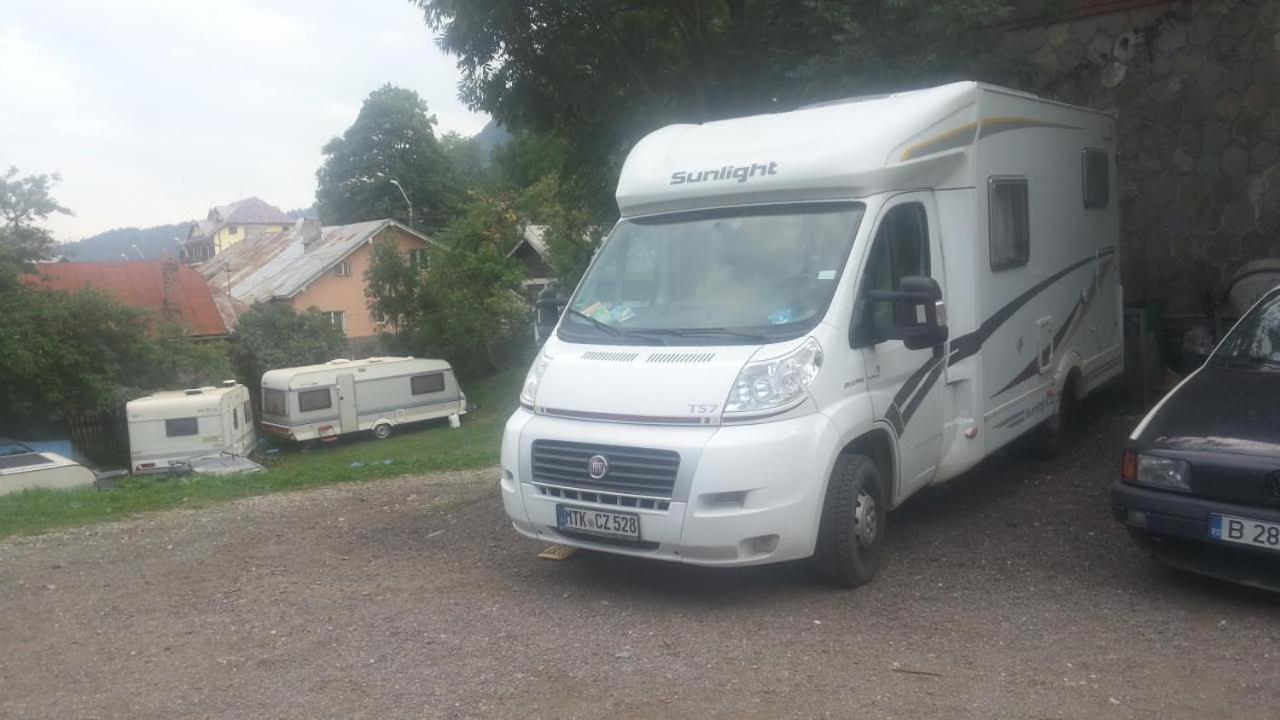 Camping Aviator, Numai Teren, Campare Pentru Rulote Autorulote Personale, Campingul Nu Are Rulote !!! Busteni Luaran gambar